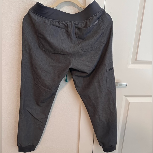 Figs Graphite/Grey Scrub Set - Picture 4 of 4